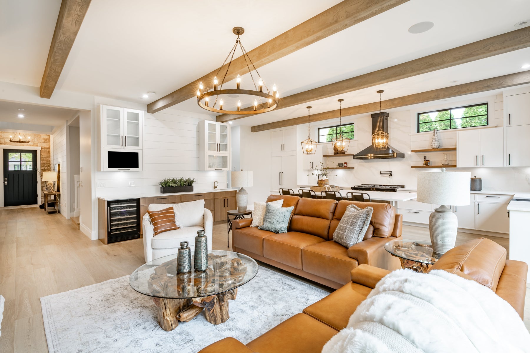 Escondido Trusts Vivian’s Quality Furniture