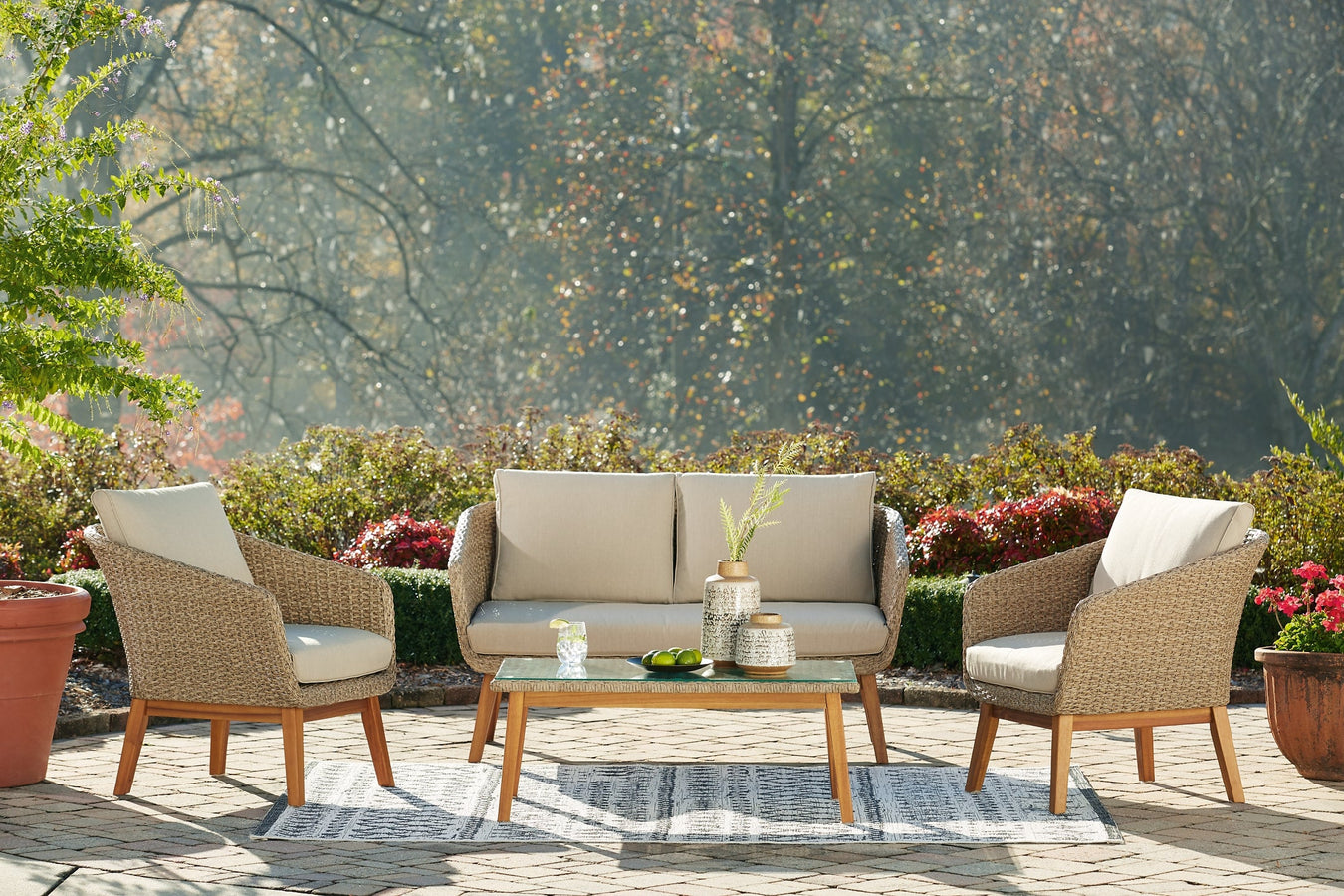 Outdoor Living Room Groups