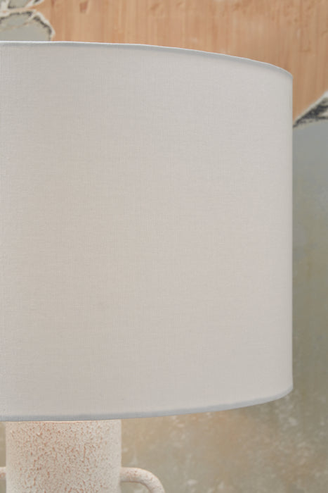 Lámpara de mesa de metal Perringhill (1 unidad)