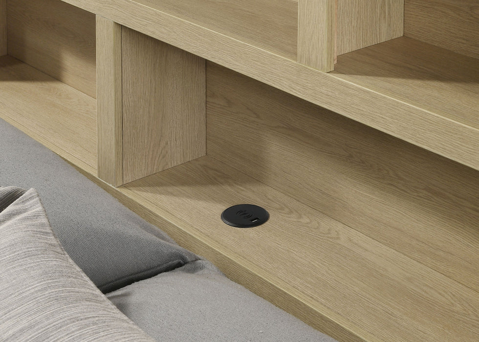 Hendricks 5-piece Queen Bedroom Set Light Oak