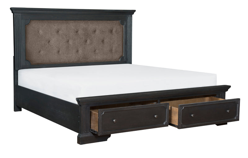 Bolingbrook - (3)Eastern King Platform Bed with Footboard Storage