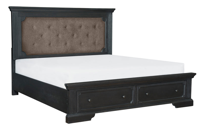 Bolingbrook - (3)Eastern King Platform Bed with Footboard Storage