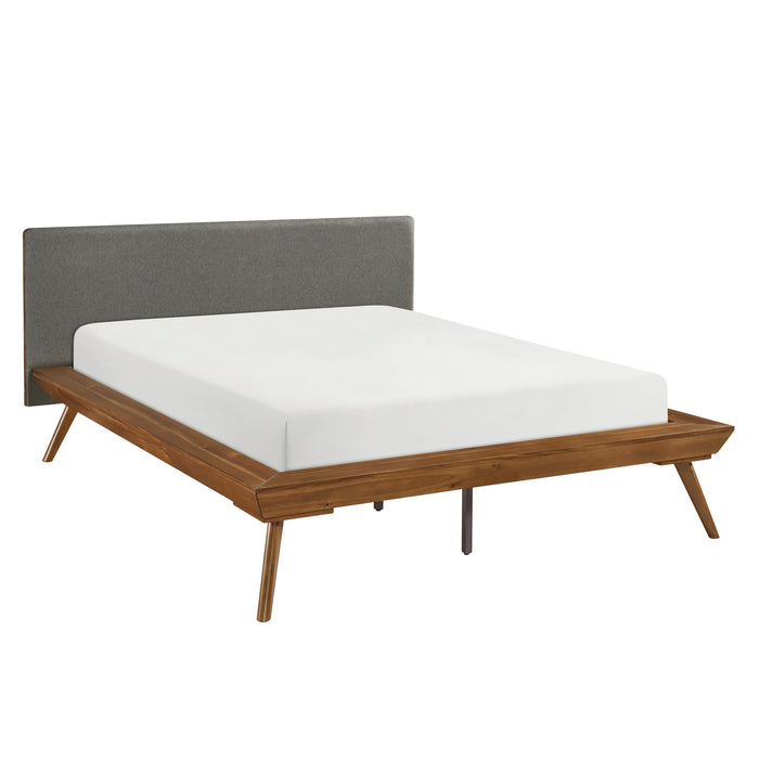 Wrenn - (3) California King Platform Bed