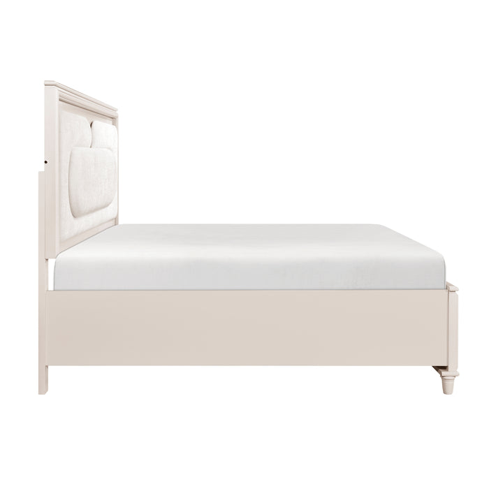 Montrose - (4) Eastern King Platform Bed with Footboard Storage