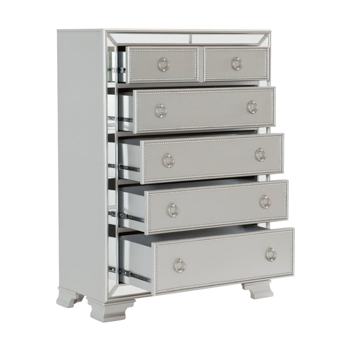 Avondale - Chest