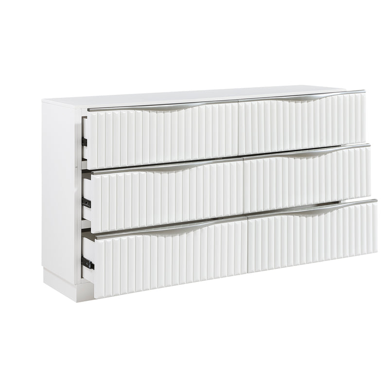 - Dresser