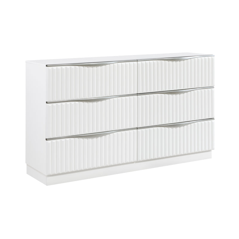 - Dresser
