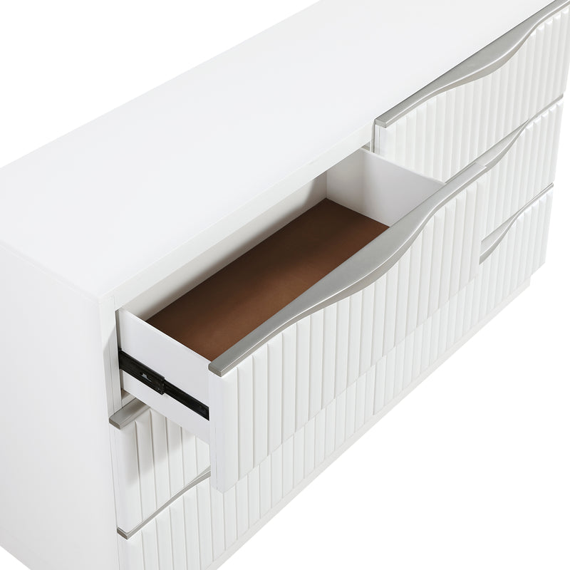 - Dresser