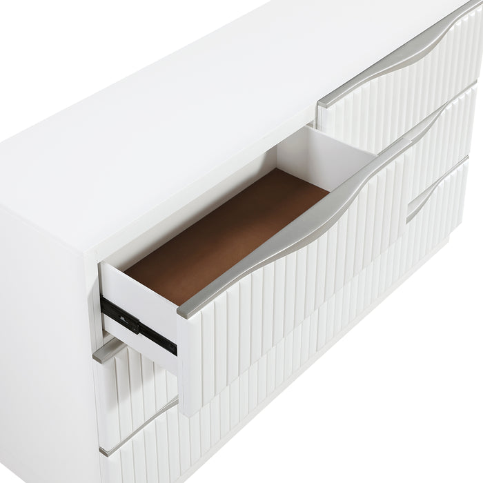 - Dresser