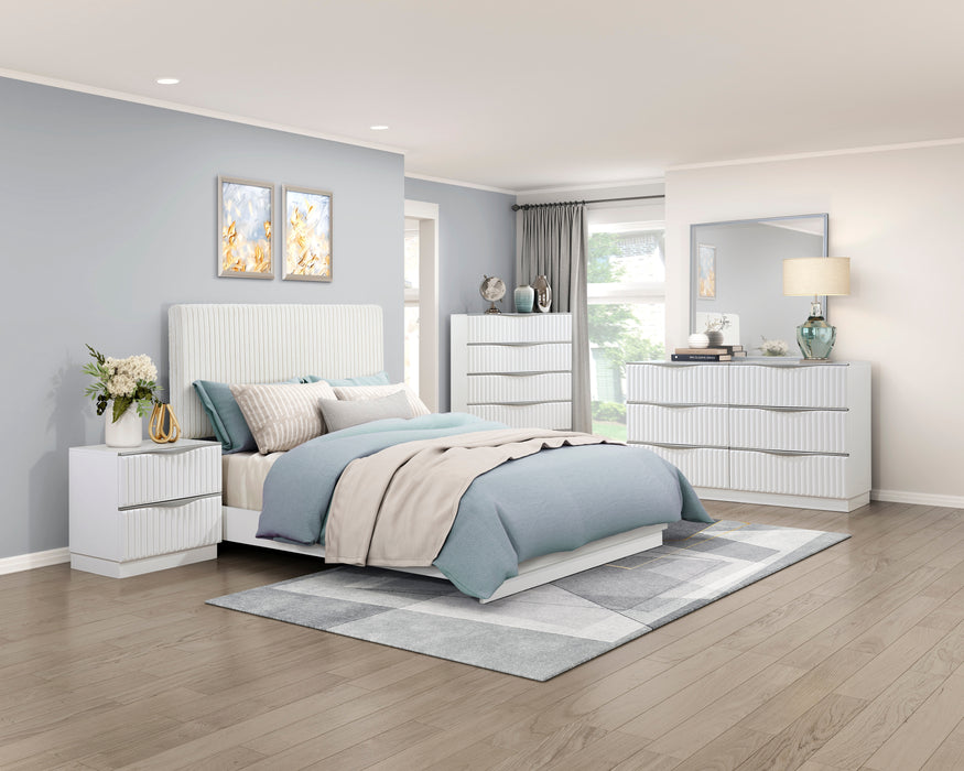 - Dresser