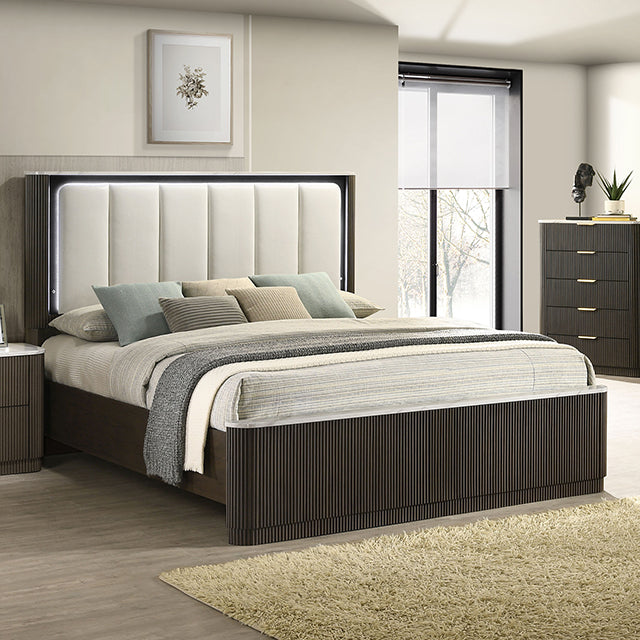 Lantrisant - 4 Pc Queen Bedroom Set