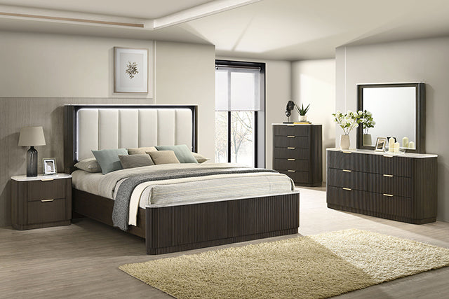Lantrisant - 5 Pc Queen Bedroom Set w/ 2 Nightstnads