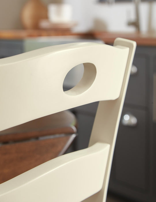 Silla auxiliar de comedor Woodanville (2/CN)
