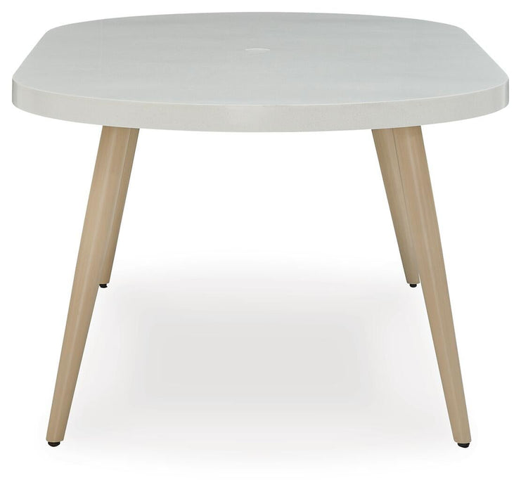 Mesa de comedor ovalada Seton Creek con UMB OPT