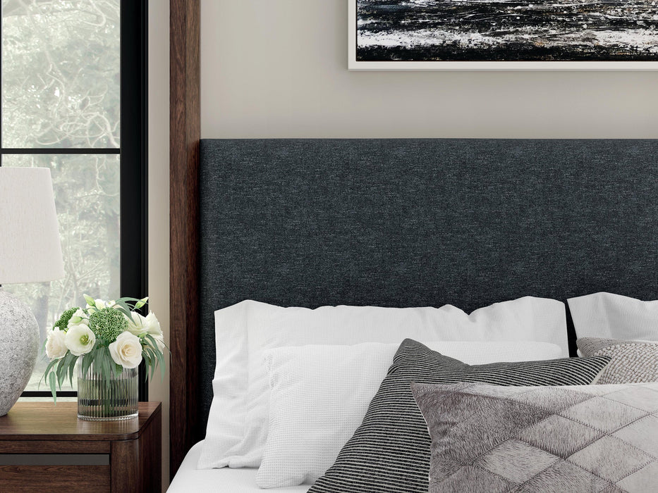 Dilenno Queen Canopy Bed