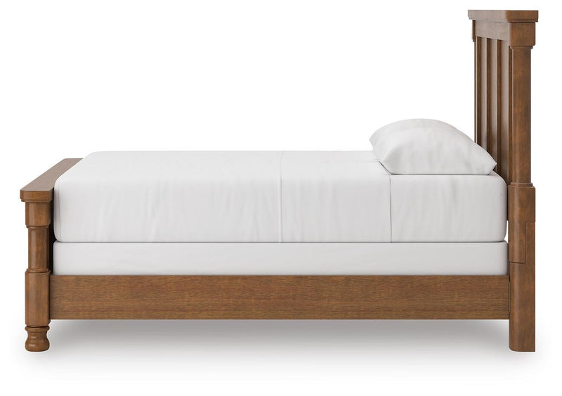 Rowlenstown Queen Poster Bed