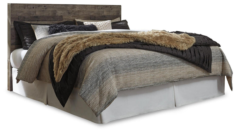Cabecero de cama con paneles Derekson King con tocador con espejo, cómoda y mesita de noche