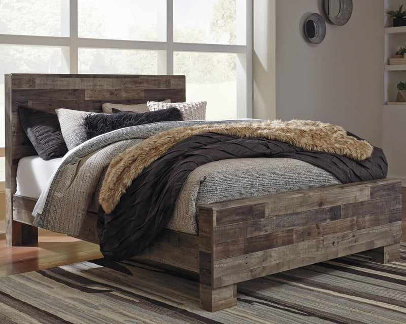 Cama Queen con paneles Derekson, tocador con espejo, cómoda y mesita de noche
