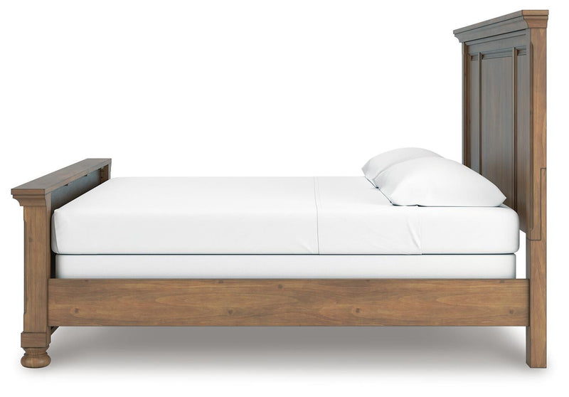 Feddinger King Panel Bed with Mirrored Dresser