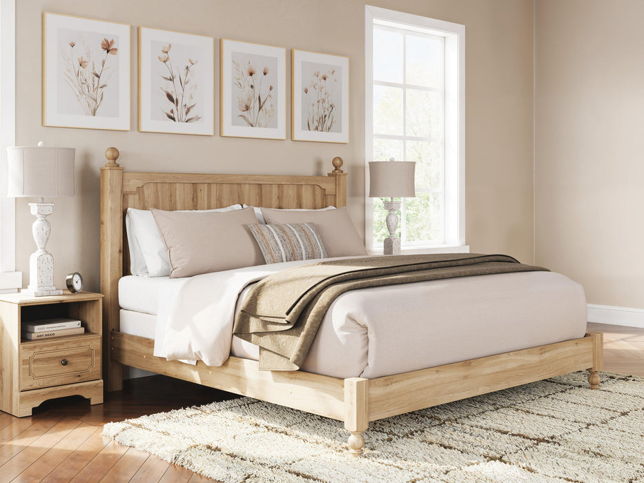 Aleaport King Panel Bed with Mirrored Dresser and Nightstand