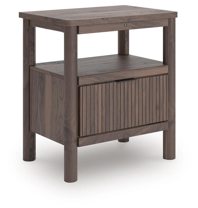 Pamytta Queen Panel Platform Bed, Dresser, Mirror and Nightstand