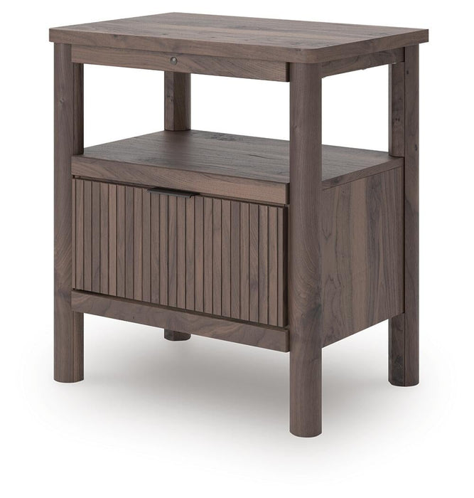 Pamytta Queen Panel Platform Bed, Dresser, Mirror and Nightstand