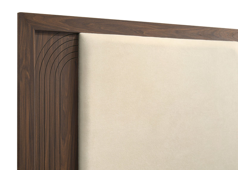 Etienne 4-piece Eastern King Bedroom Set Walnut