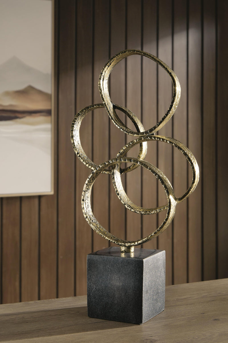 Wellcott Sculpture